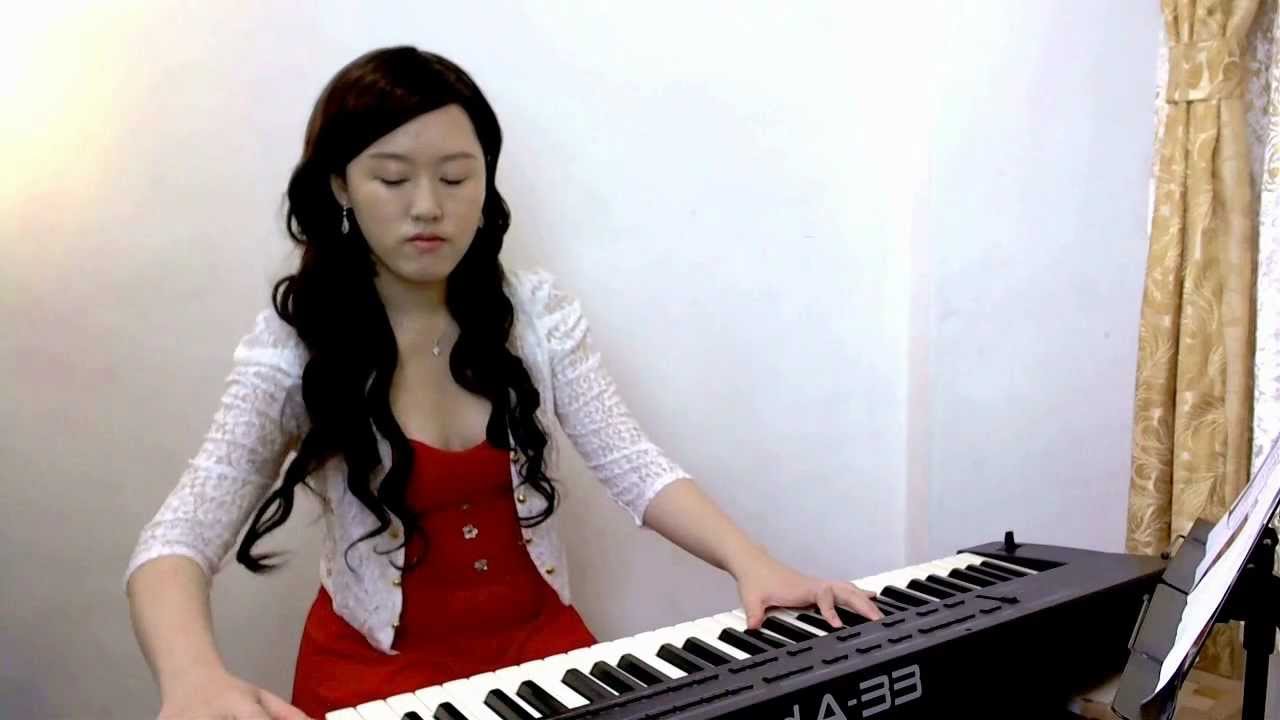 Silent night - Christmas song / carol - piano and voice Christmas music
