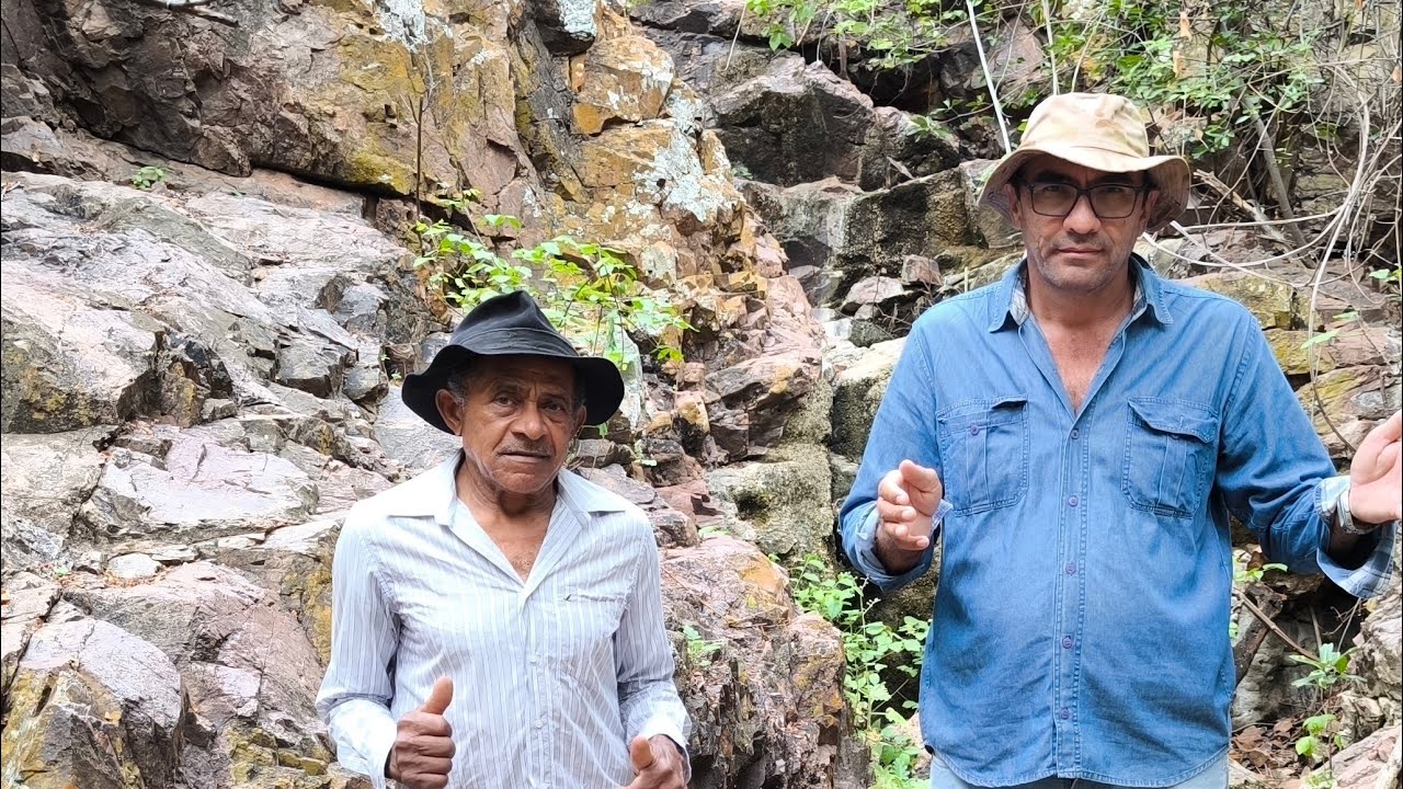 UM PASSEIO NA CAATINGA DO SERTÃO COM O AGRICULTOR SERTANEJO ZÉ JANUÁRIO DE MIRANDIBA, PERNAMBUCO.