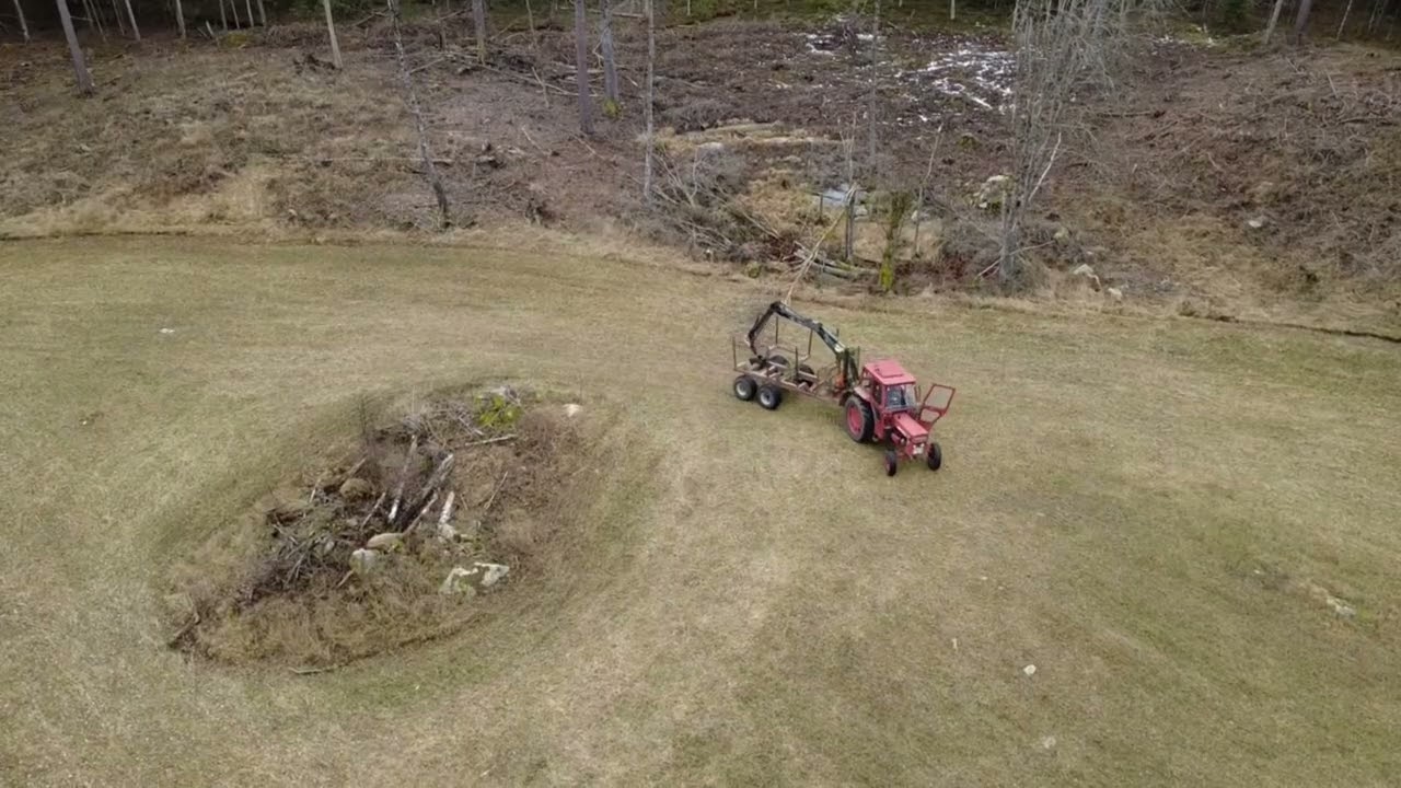Röjning på åker och betesmark med volvo bm 430 (glöm inte prenumerera 💪)