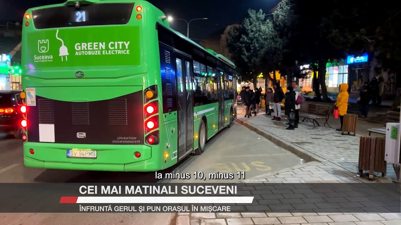 Cei mai matinali suceveni înfruntă gerul și pun orașul în mișcare
