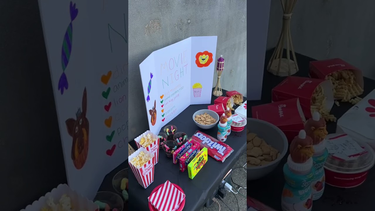 how we host an outdoor movie night!🍿🎥 #movienight #outdoormovienight #moviesnacks