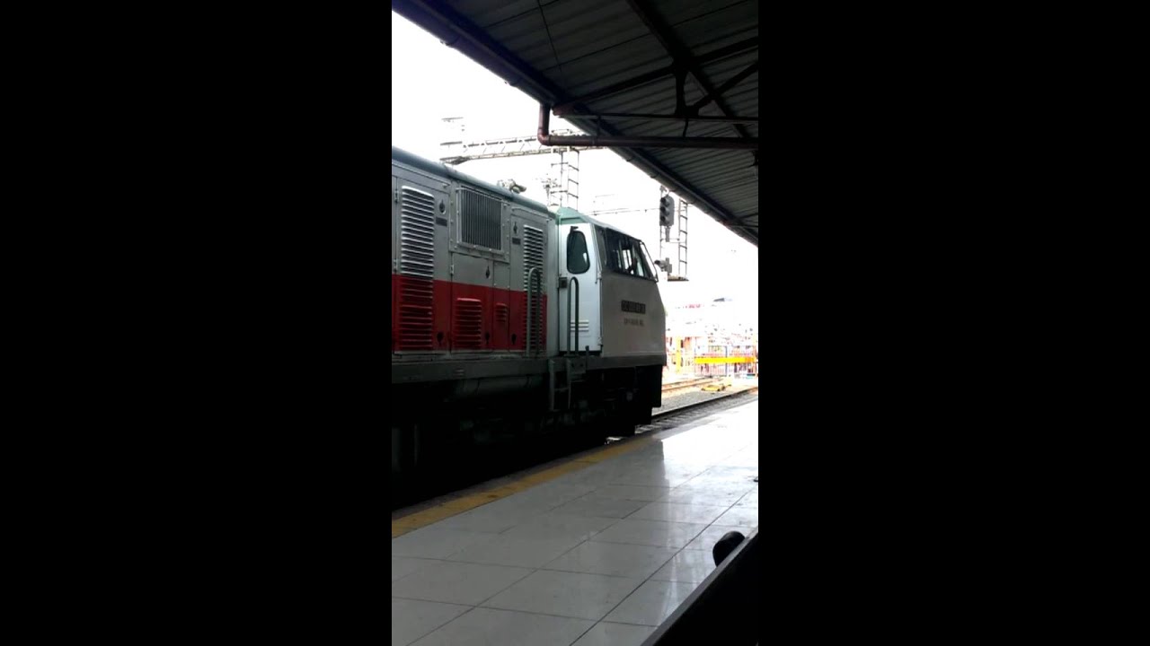 Majapahit train departing