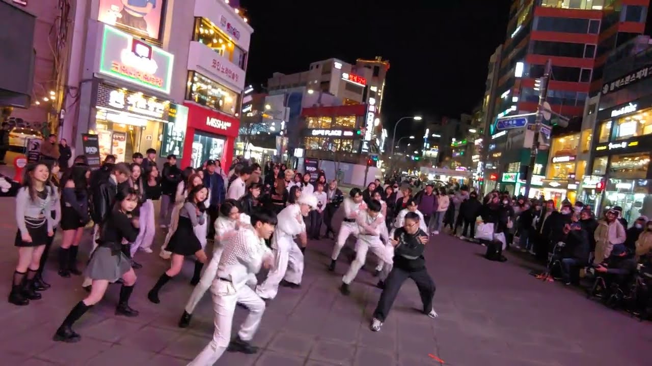 [STREET ARTIST] 4×4 STUDIO. RED CREW & MAJESTY.  SINCHON BUSKING & FILMING. RANDOM DANCE. 230225.
