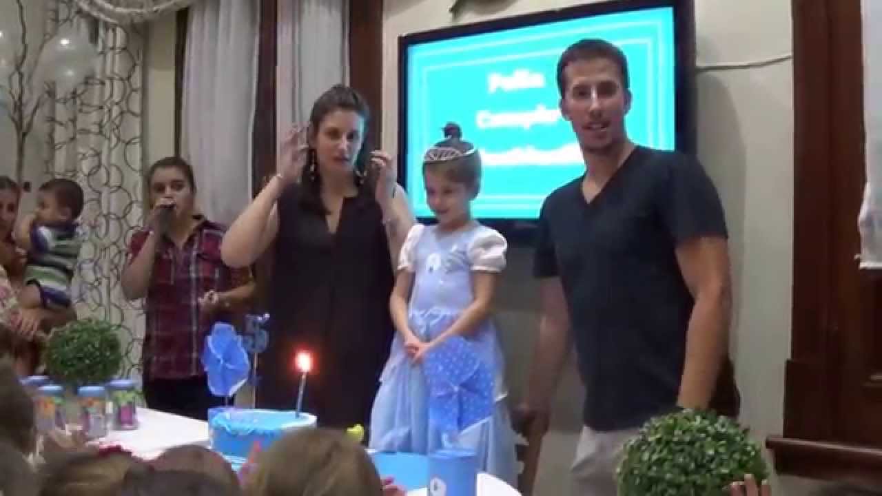 CUMPLE VALENTINA SOPLANDO VELITA