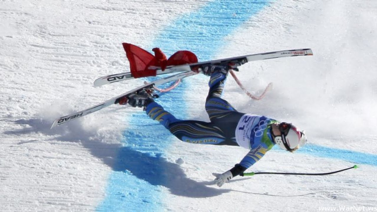 Mistakes Happen to Professional Skiers Too! A Moment of Inattention! (HD)