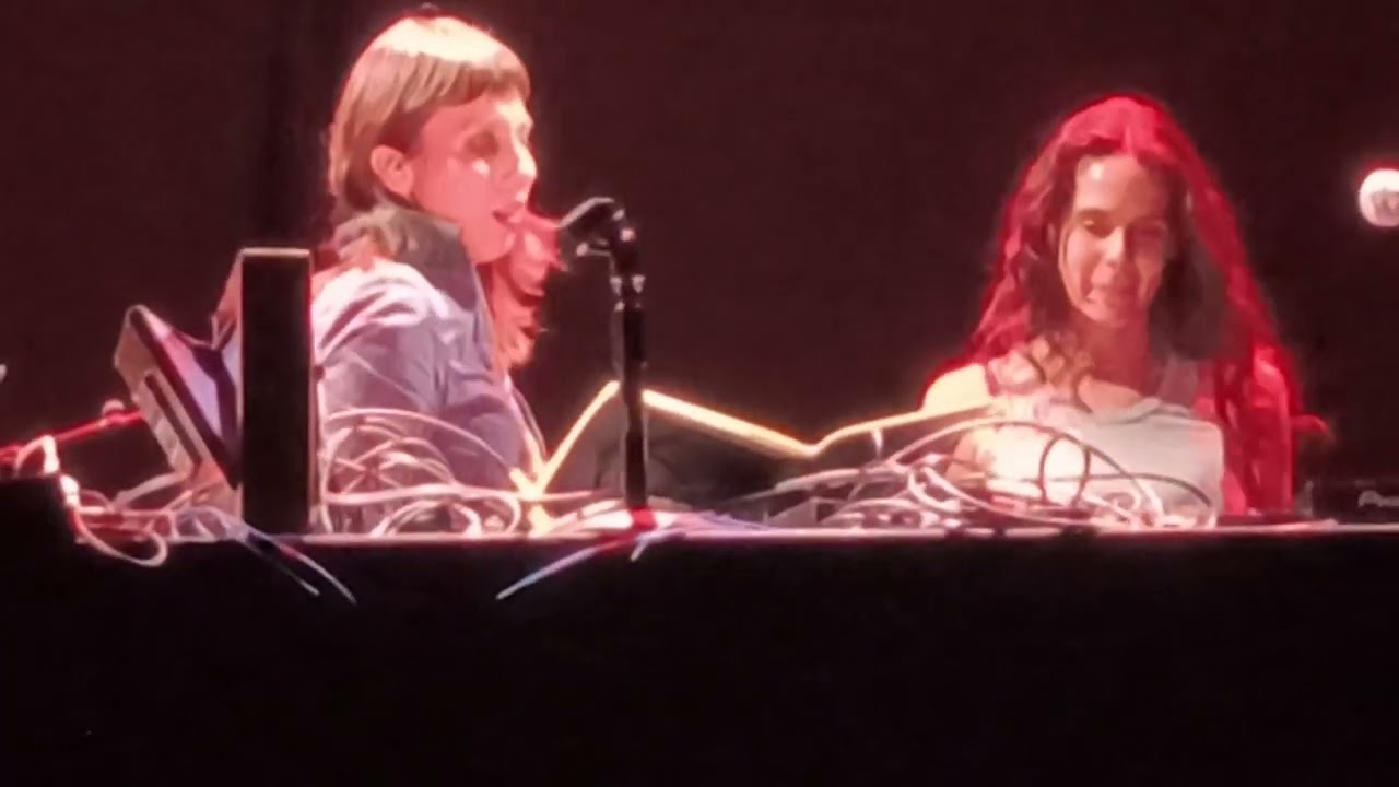 Ángeles Toledano al cante Granada III Feria de arte video 2 