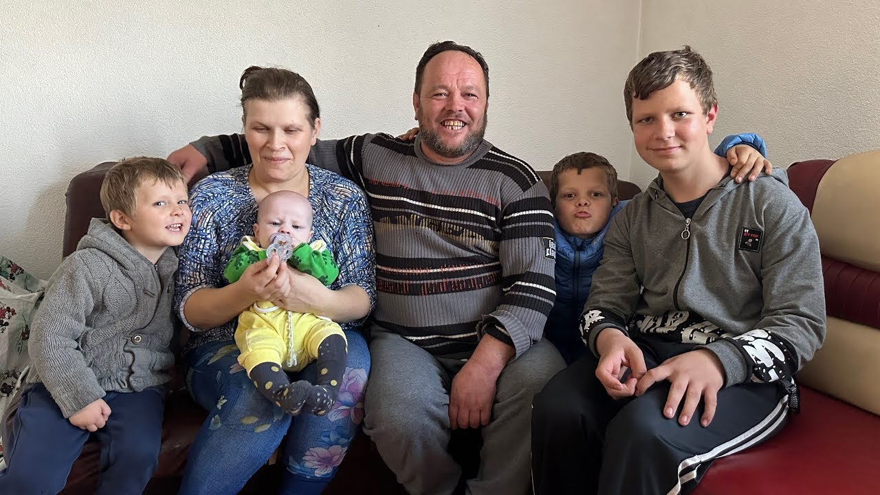 Pomoću TikToka hrani 6 tero djece, ženu i sebee