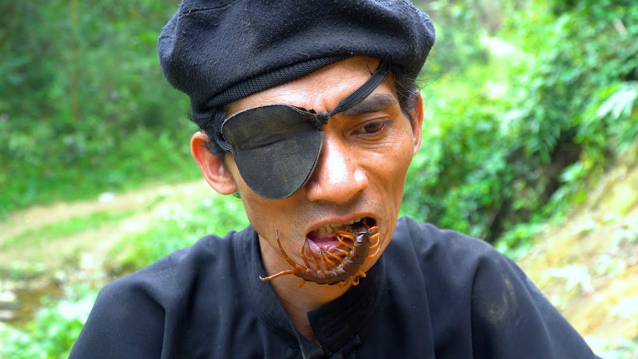 Eat Ancient Centipedes And Catch King Cobras To Survive In The Jungle - Mutant Life