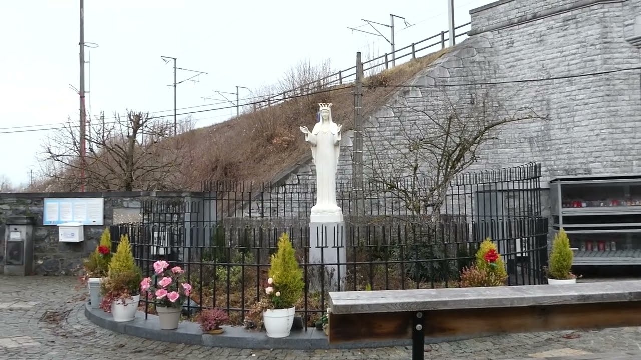 Walking shrine of the Virgin in Beauraing
