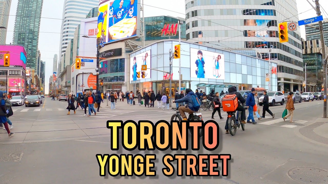 Toronto Saturday Yonge & Dundas Square, Downtown Walking Tour Canada 4k