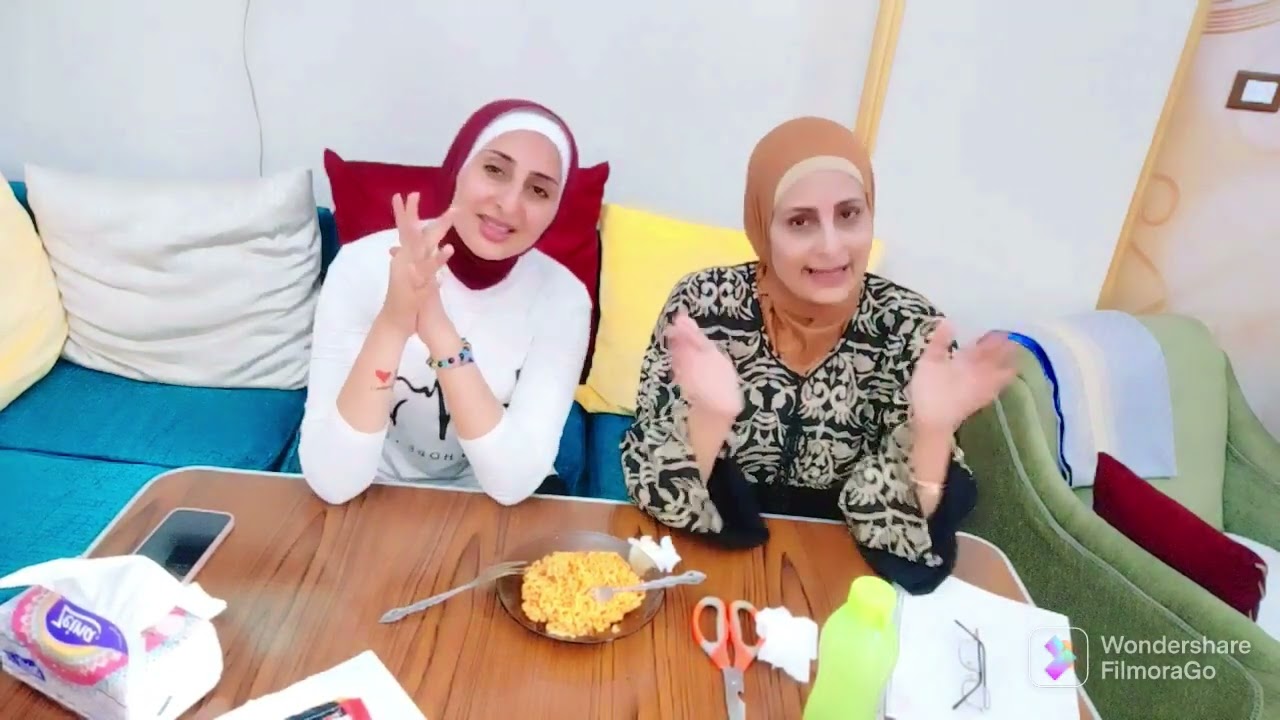 تحدي الاندومي الكوري والاسئله المحرجه (مع ماما) بهدلنا الدنيا🔥💪