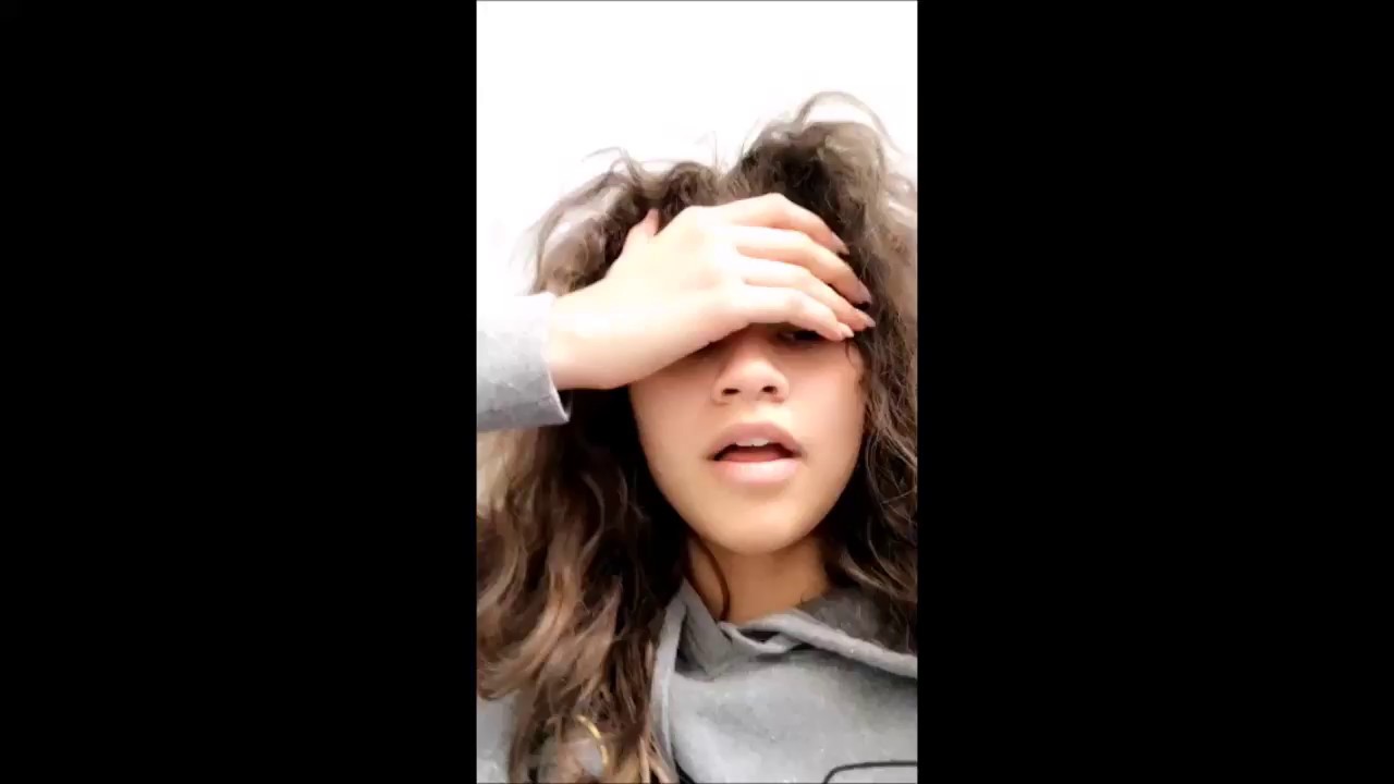 ZENDAYA'S REACTION TO RIHANNA POSTING HER ON IG
