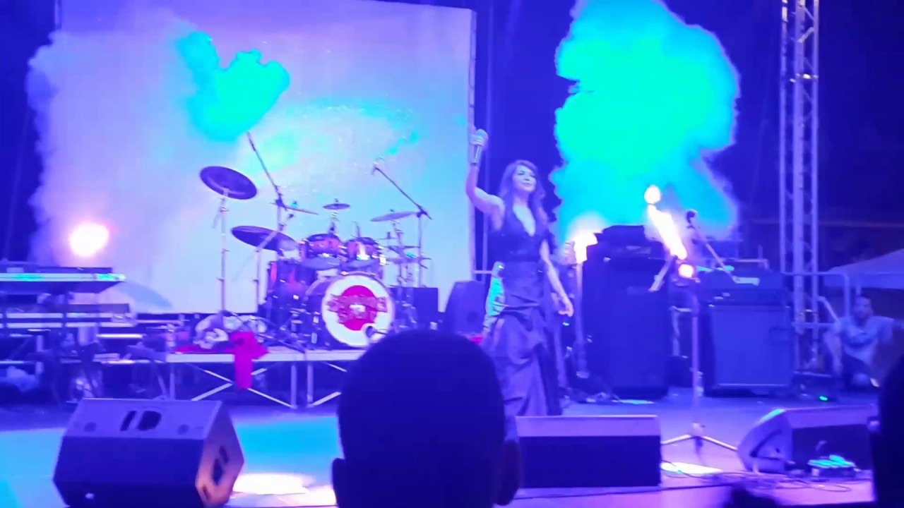 Doraemon (sigla ita) Cristina D'Avena live Vinci 23/7/2016 (festa dell'unicorno)