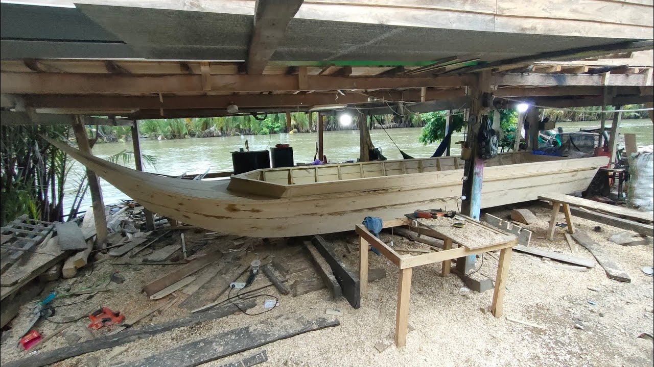 proses bikin perahu atau boat model kapal laut