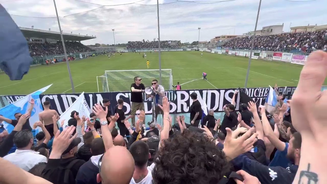Brindisi - Cavese tutto lo stadio