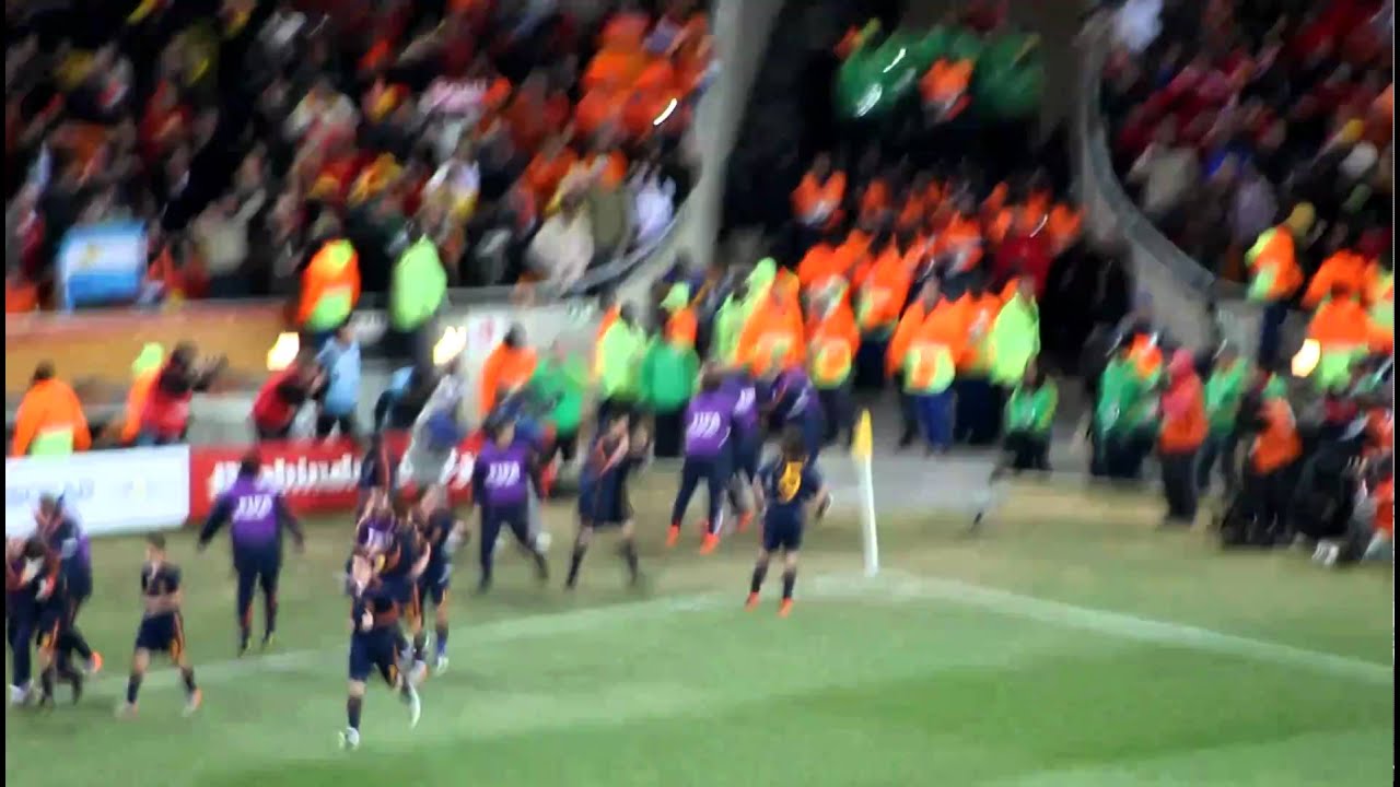 SPAIN WINS THE 2010 WORLD CUP!!!!! INIESTA!!! LIVE