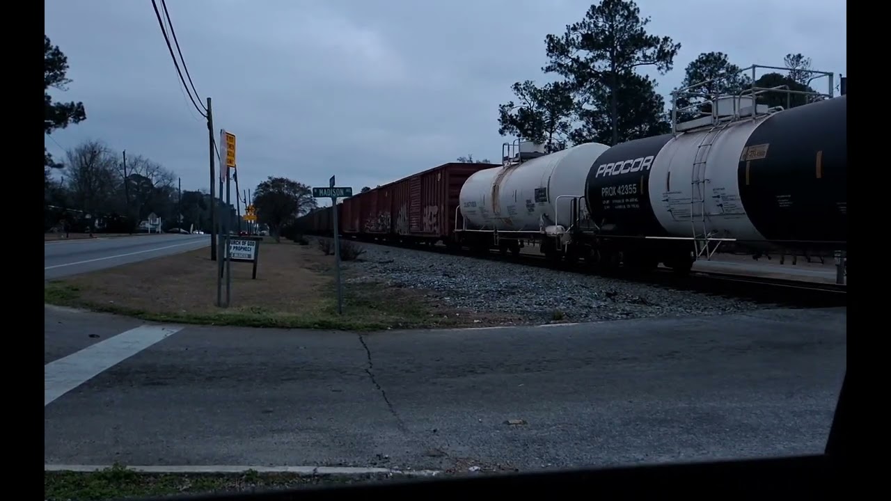 Sycamore trains! AC44C6M 4888 had a fouled P5! ES44DC 7611 was booking!