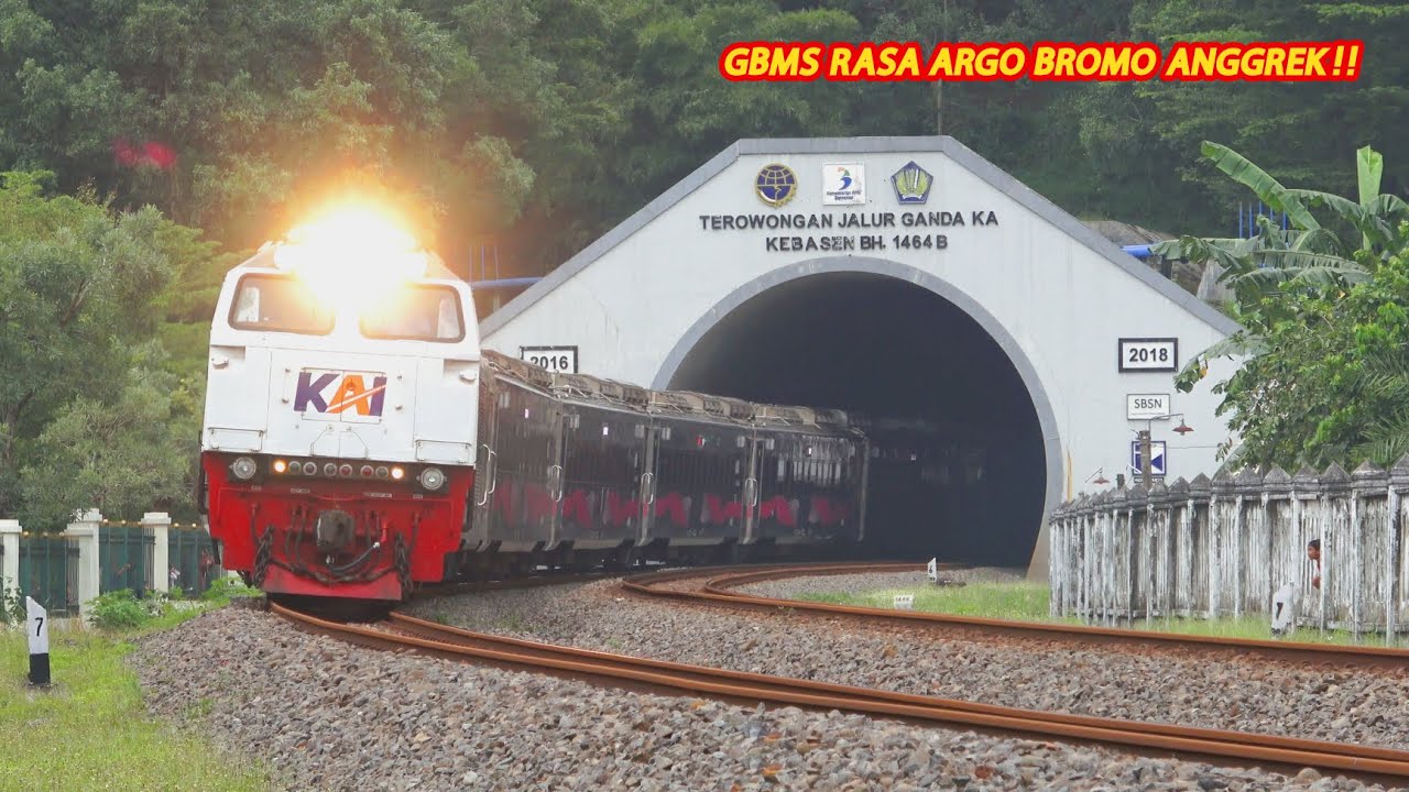 KERETA API PANJANG‼️ MENEMUKAN 27 KERETA API LEBARAN DI JEMBATAN DAN TEROWONGAN