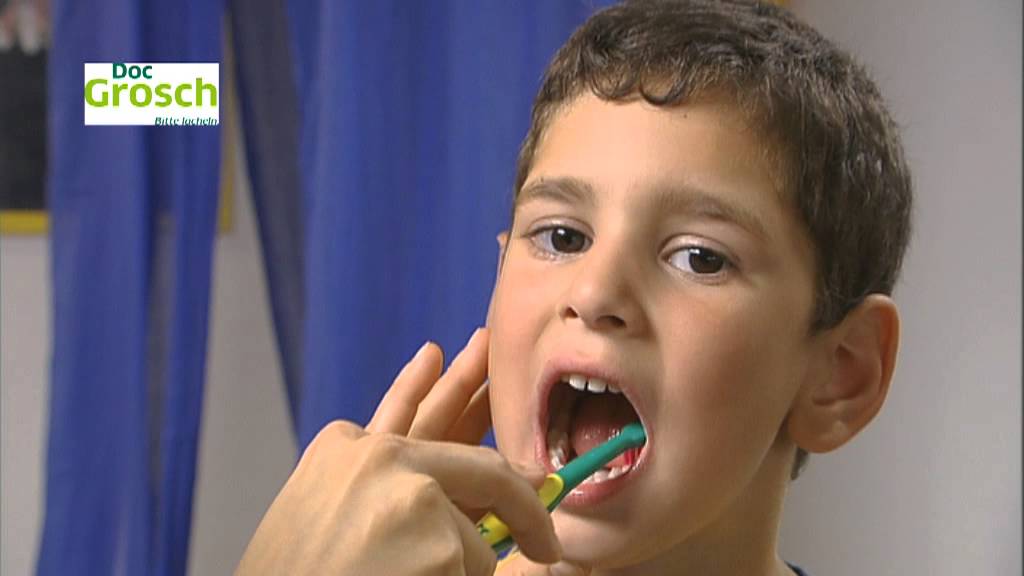 Die tägliche Mundhygiene bei kleinen Kindern von Zahnarzt Coburg