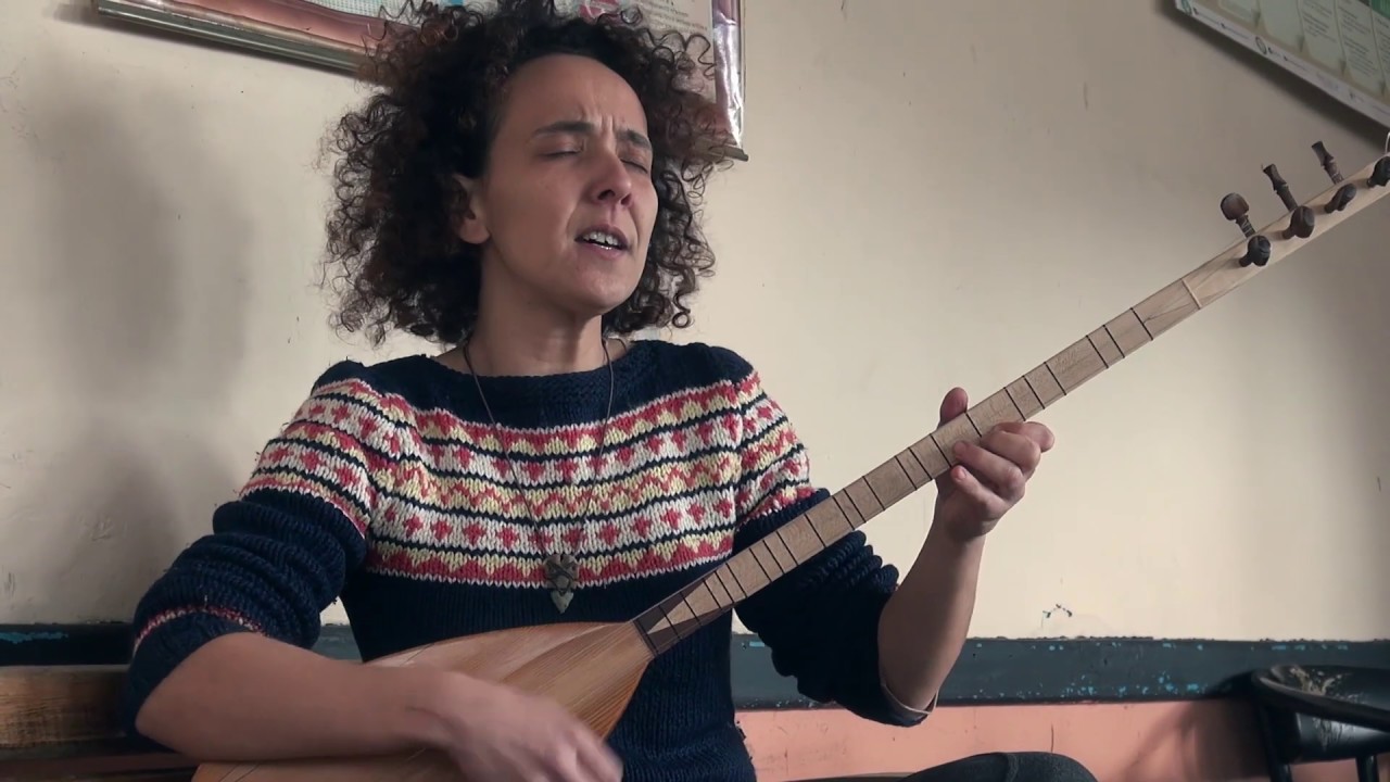 Bir Güzelin Aşığıyım - Ayşe Özaltın