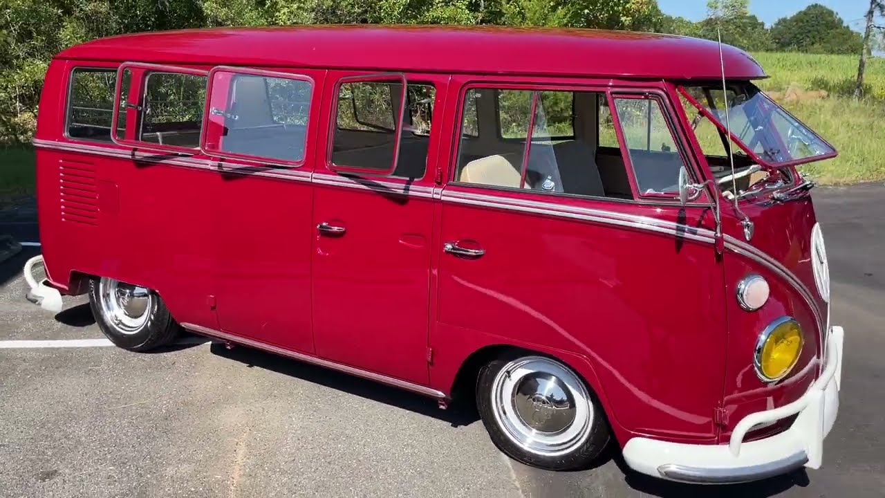VW Bus Walkaorund