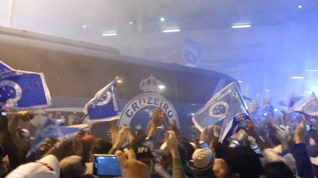 Recepção do Cruzeiro na chegada ao Mineirão - Cruzeiro x São Paulo