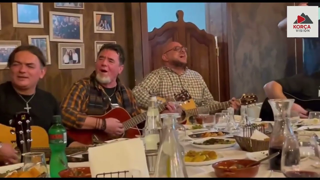 Gershetat te binin mbi supe! Serenata dashurie!