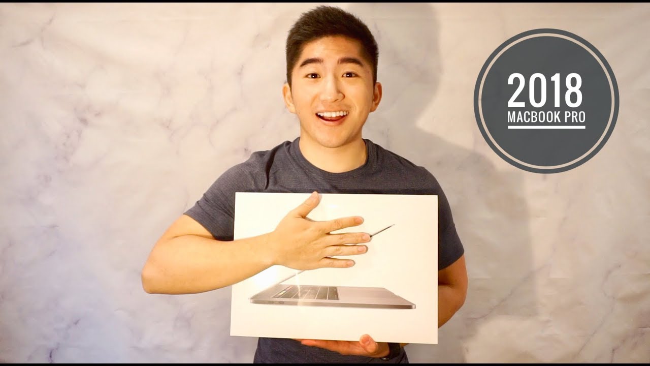 2018 MacBook Pro Unboxing and First Impressions | 开箱 及 第一印象 | Why I Chose the 15 inch i7