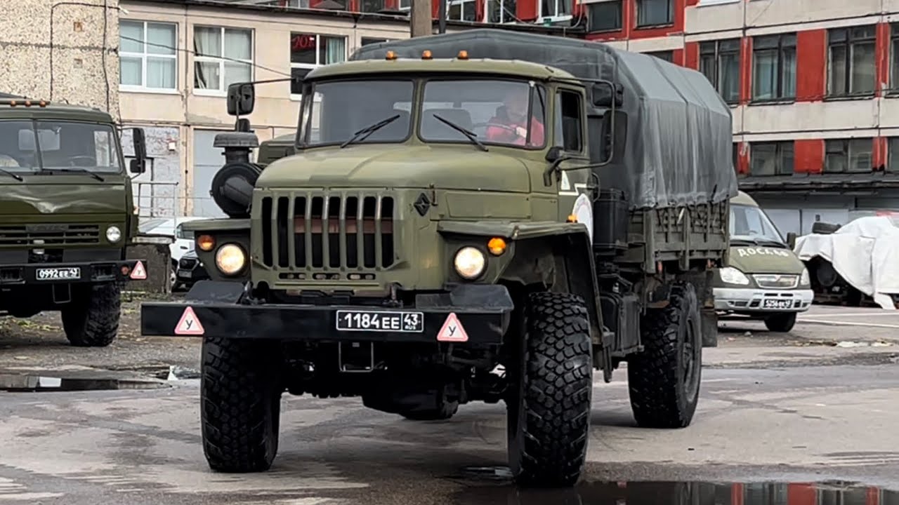 УСТРОИЛСЯ НА НОВУЮ РАБОТУ )))