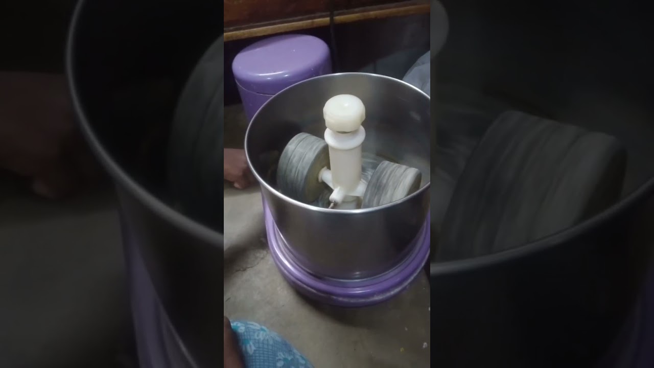 உங்க வீட்ல கிரைண்டர் இருக்கா. ஒழுங்கா ஓடாம கோளாறு இருக்குதா. அப்போ இது உங்களுக்கான வீடியோ தான்/