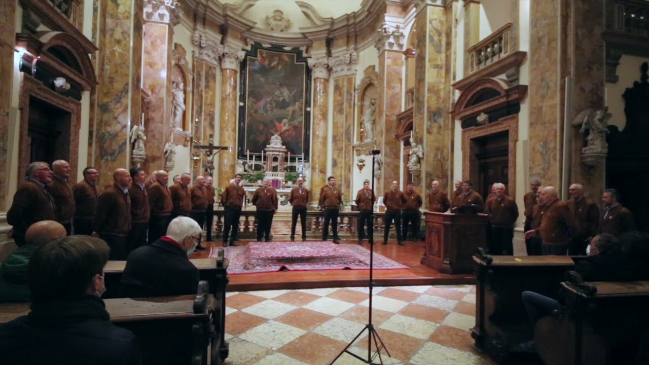 Oggi è nato in una stalla - Coro della SAT