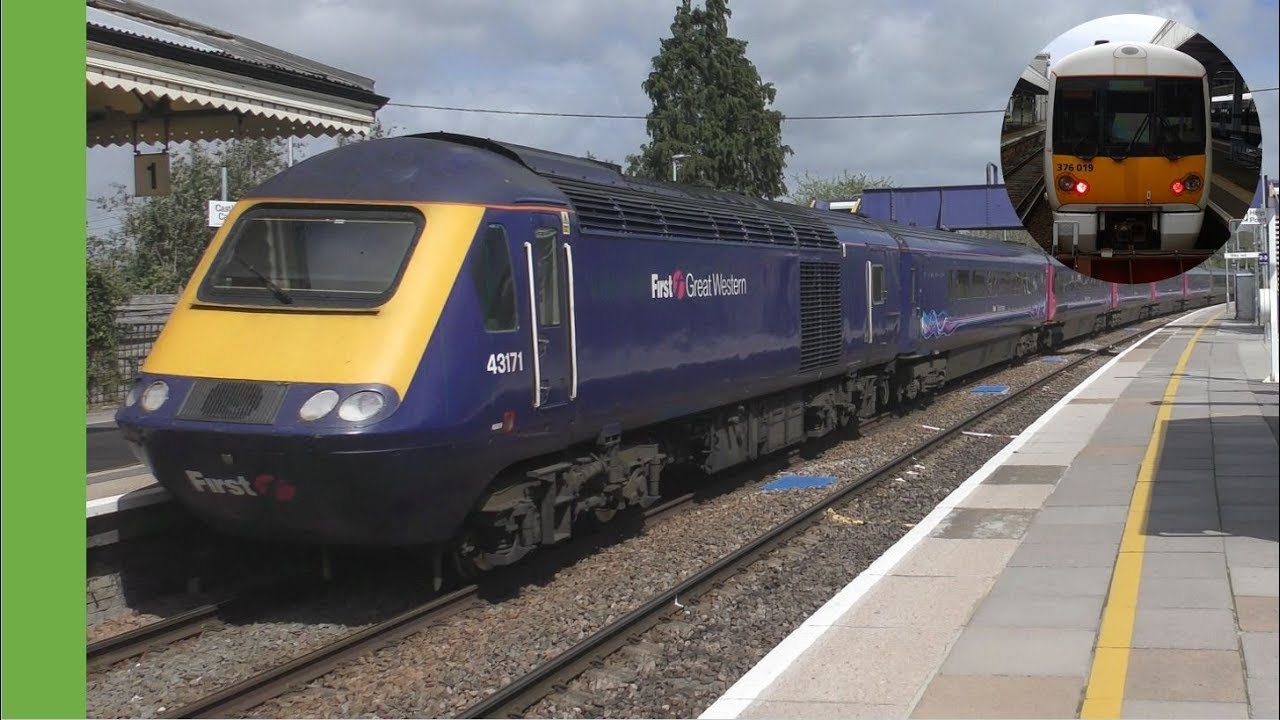 Trains at Castle Cary