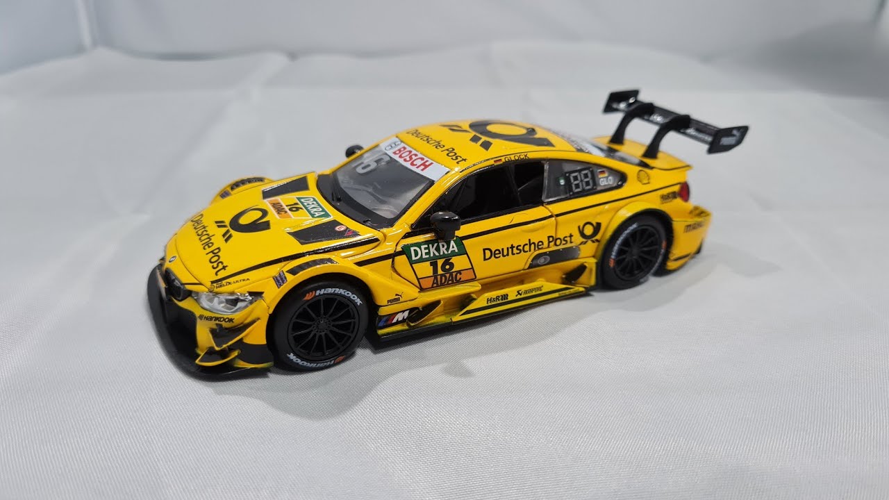 Diecast: BMW M4 • 1:32 Scale