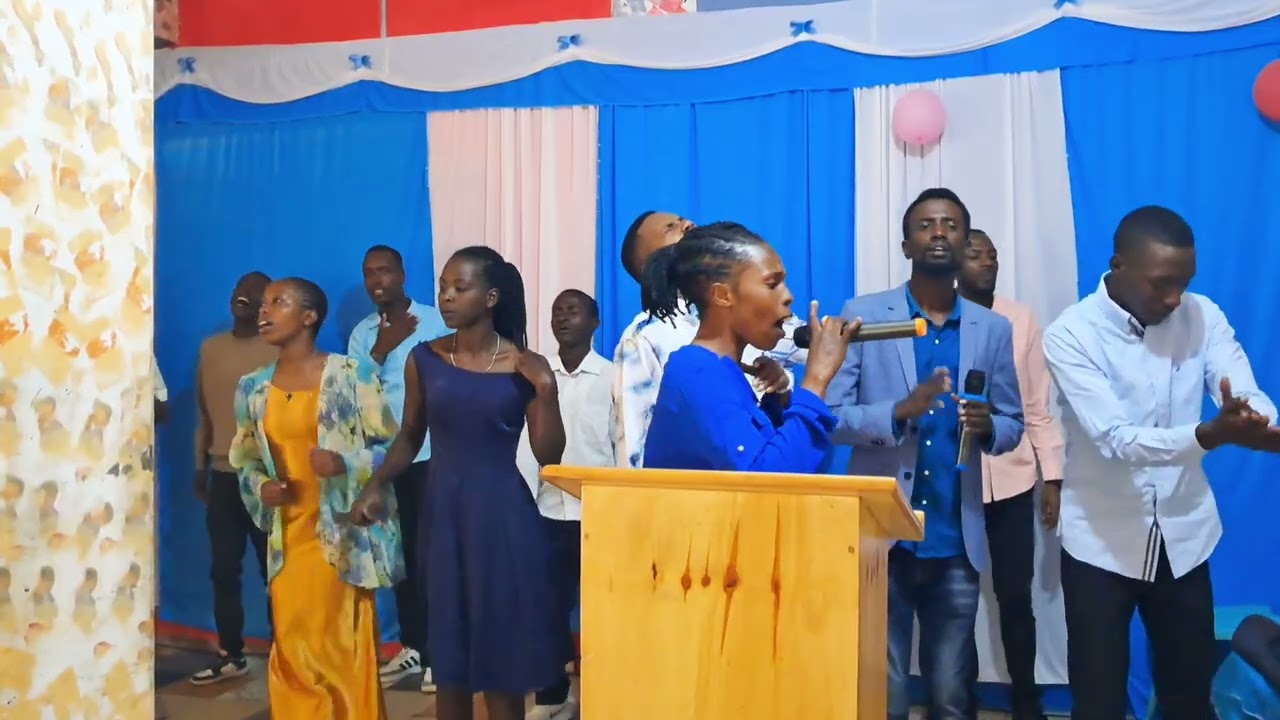 MWAMI WANJYE YESU URINGABO INKINGIRA UNGOSE IMBERE NINYUMA