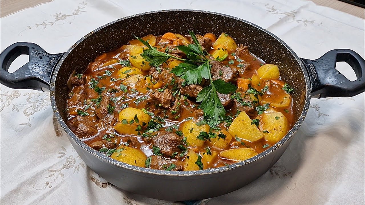 МЯСНОЕ ТУШЕНОЕ С КАРТОФЕЛЕМ: НАСТОЛЬКО АРОМАТНОЕ И ВКУСНОЕ, ЧТО ВСЕ СПРОСЯТ У ВАС РЕЦЕПТ
