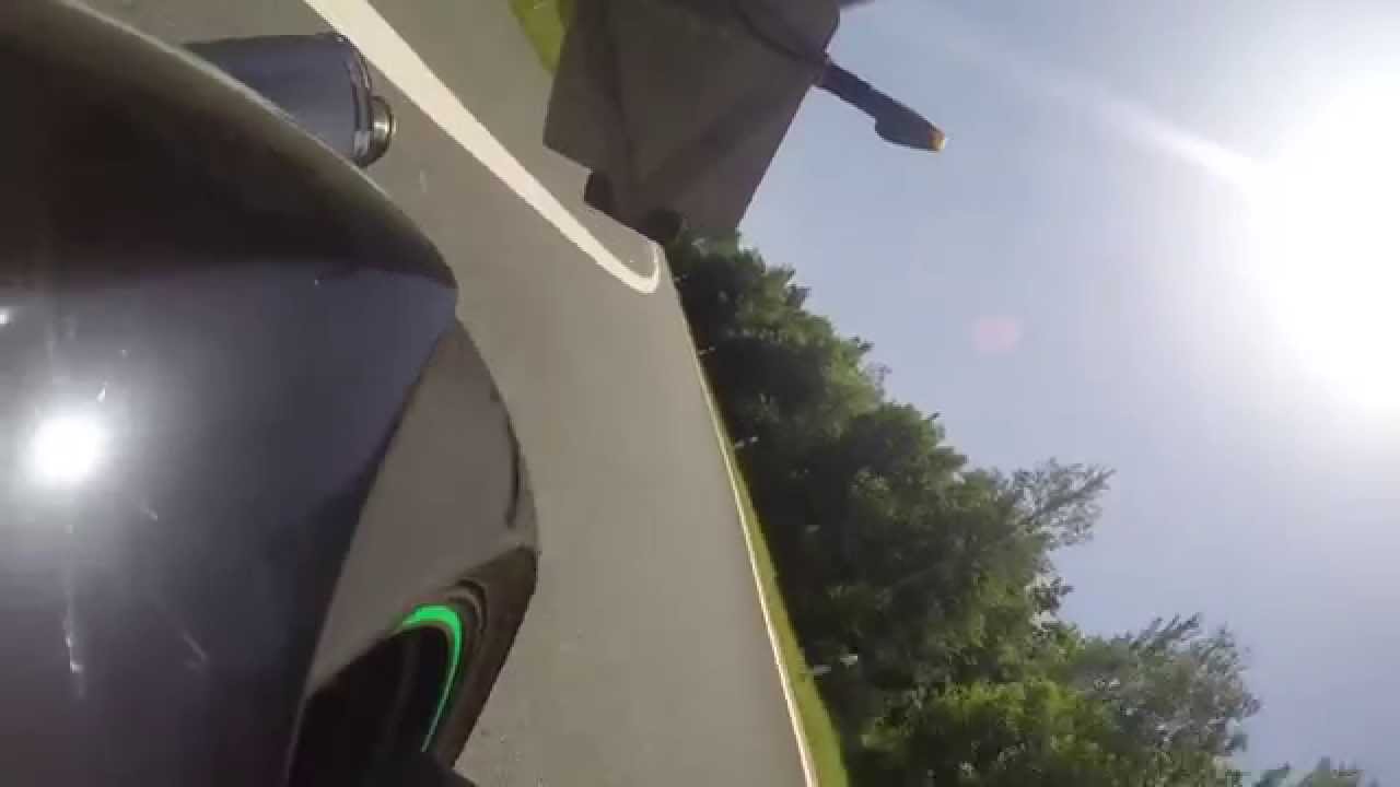 Kawasaki ZX9 Knieschleifer mit GoPro Hero 3+ black edition