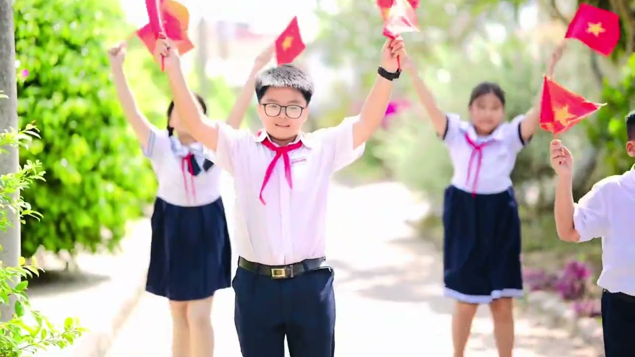 Đồng diễn ngày hội thiếu nhi vui khỏe Tiểu học thị trấn Chợ Gạo