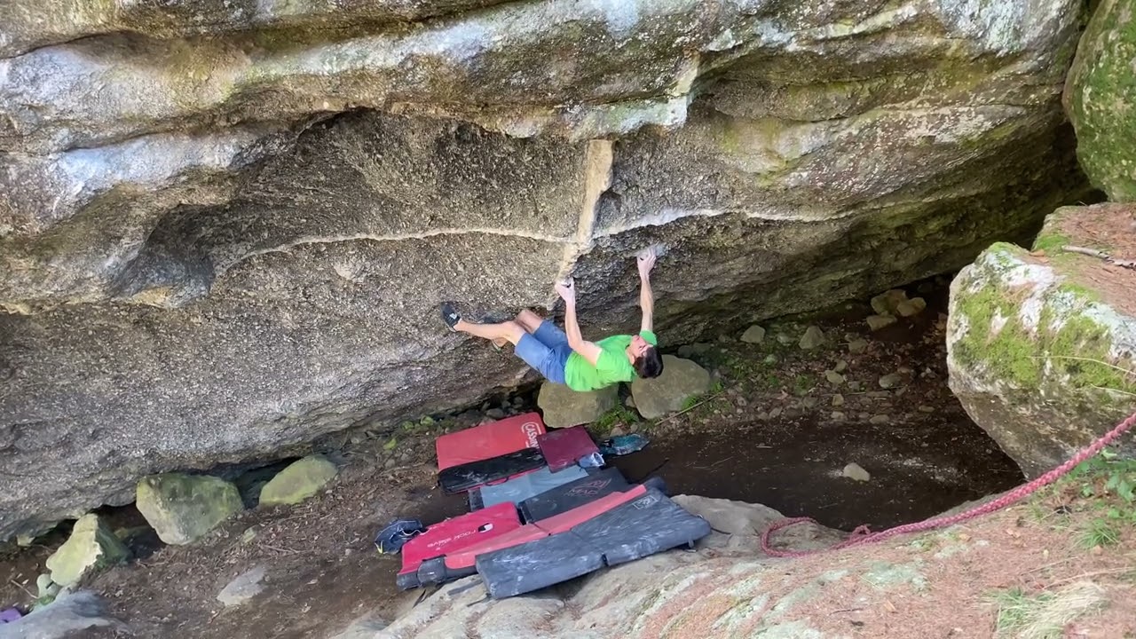 La croce bianca, 8a+ (sit). Val Masino