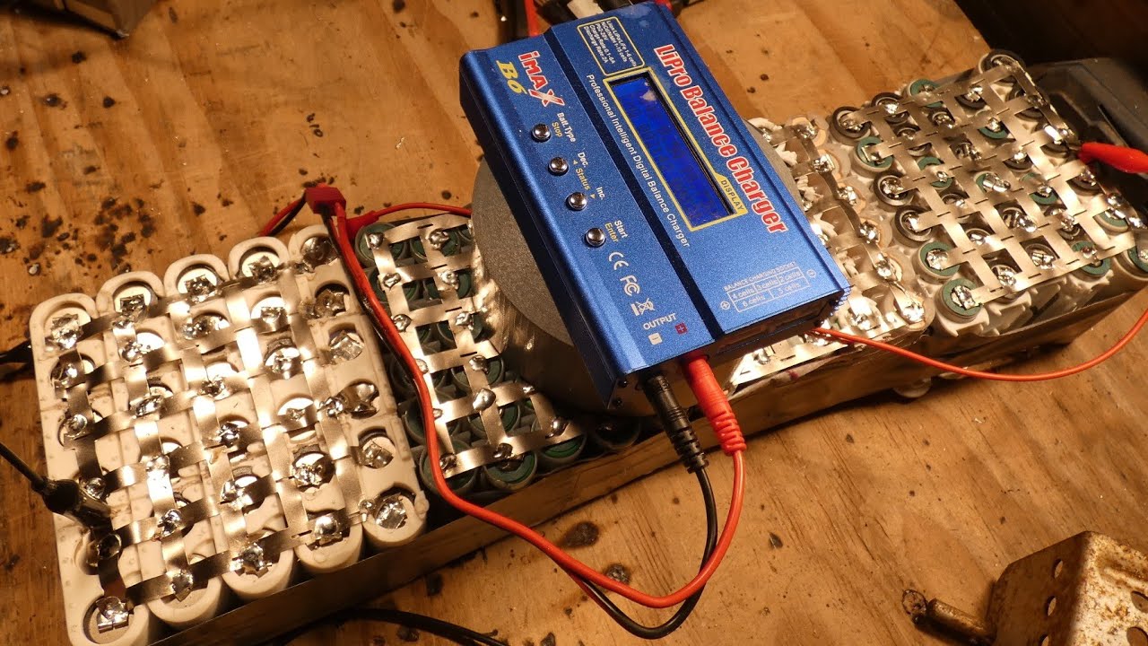 120 CELL LIPO BATTERY FROM OLD DYSON BATTERIES - FINALLY CAN CONNECT THE CHARGER