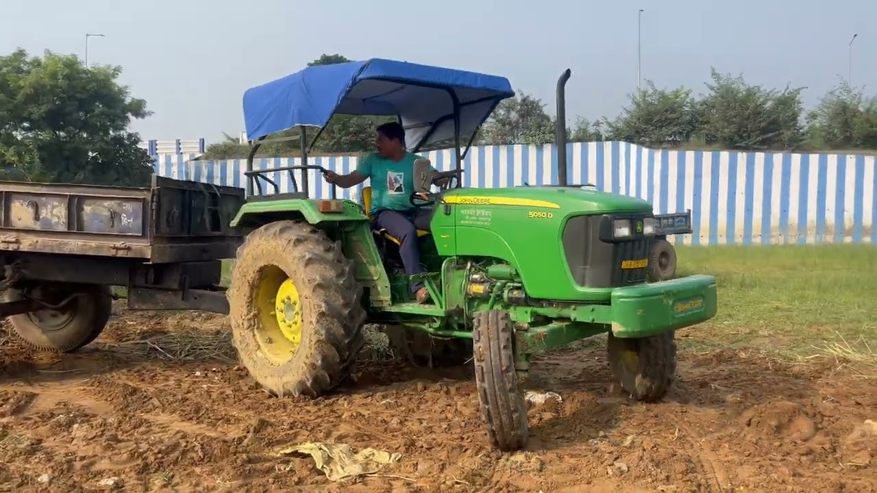 John Deere 5050D TractorTrolley Loading Mud #tractorvideo 