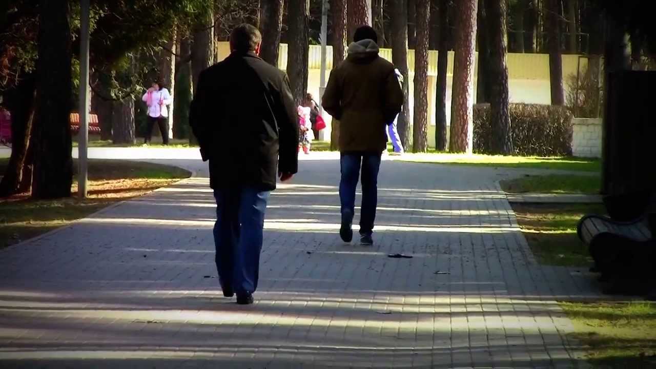 Dropping A Gun In Public Prank/Упавший пистолет. Реакция людей