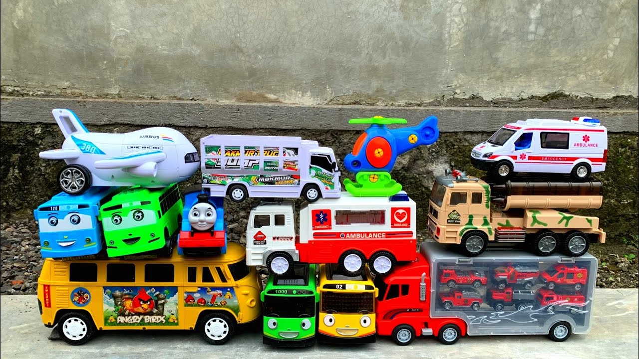 Wow !! Mencari Mainan Truk Tangki, Bus Telolet, Mobil Balap, Truk Sampah, Kereta Api, Excavator
