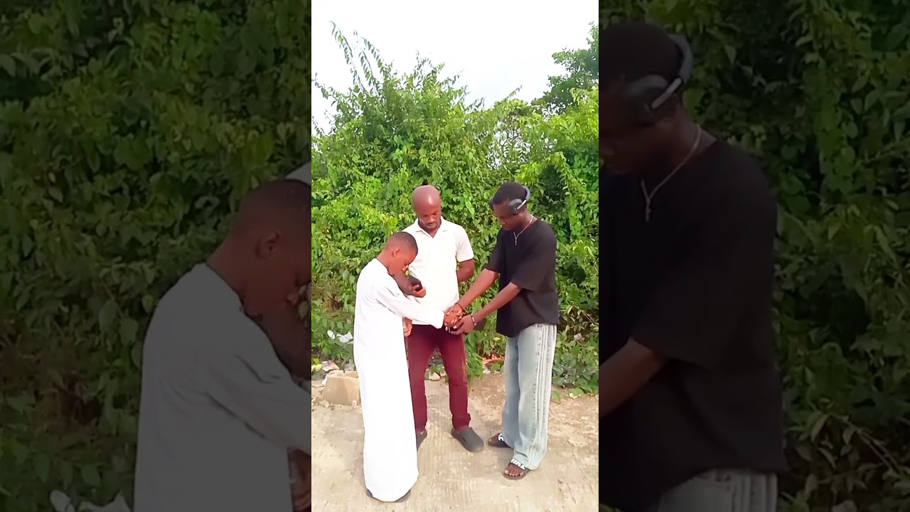 Girl turn to fish live on camera, her boyfriend took her home, refused to end their relationship.