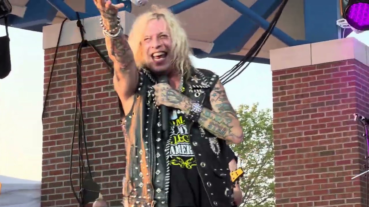 Ted Poley of Danger Danger: Bang Bang/Naughty Naughty (LIVE 8/19/2023) Front Row Center POV