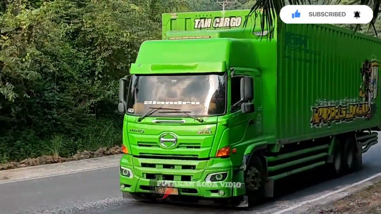 TRUCK HINO 500 WARNA HIJAU GANTENG DENGAN TENANG NYA YANG TAK DI RAGUKAN LAGI 