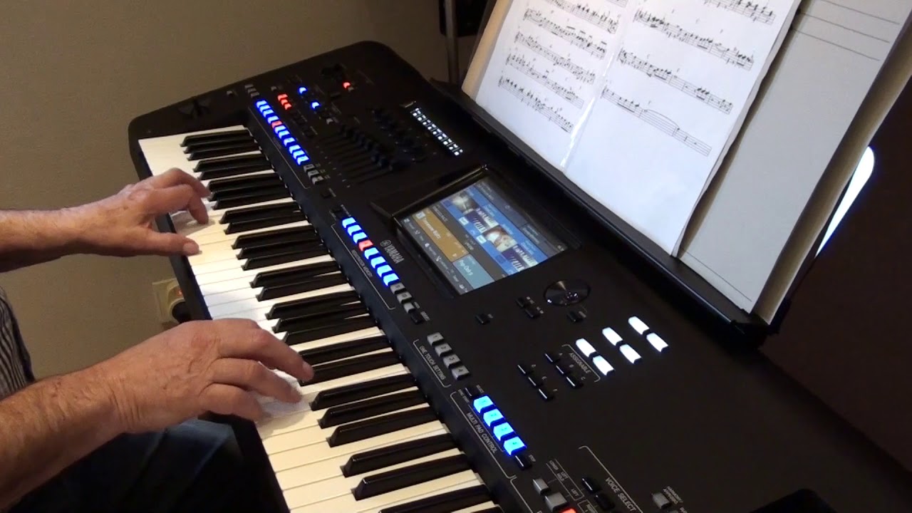 Tennessee Waltz, played on Genos by Stijn.