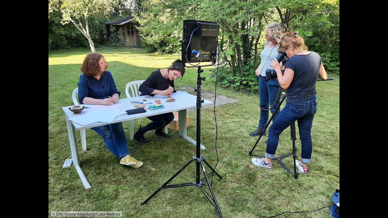 Educational films for the documentation of finds - How to photograph sherds