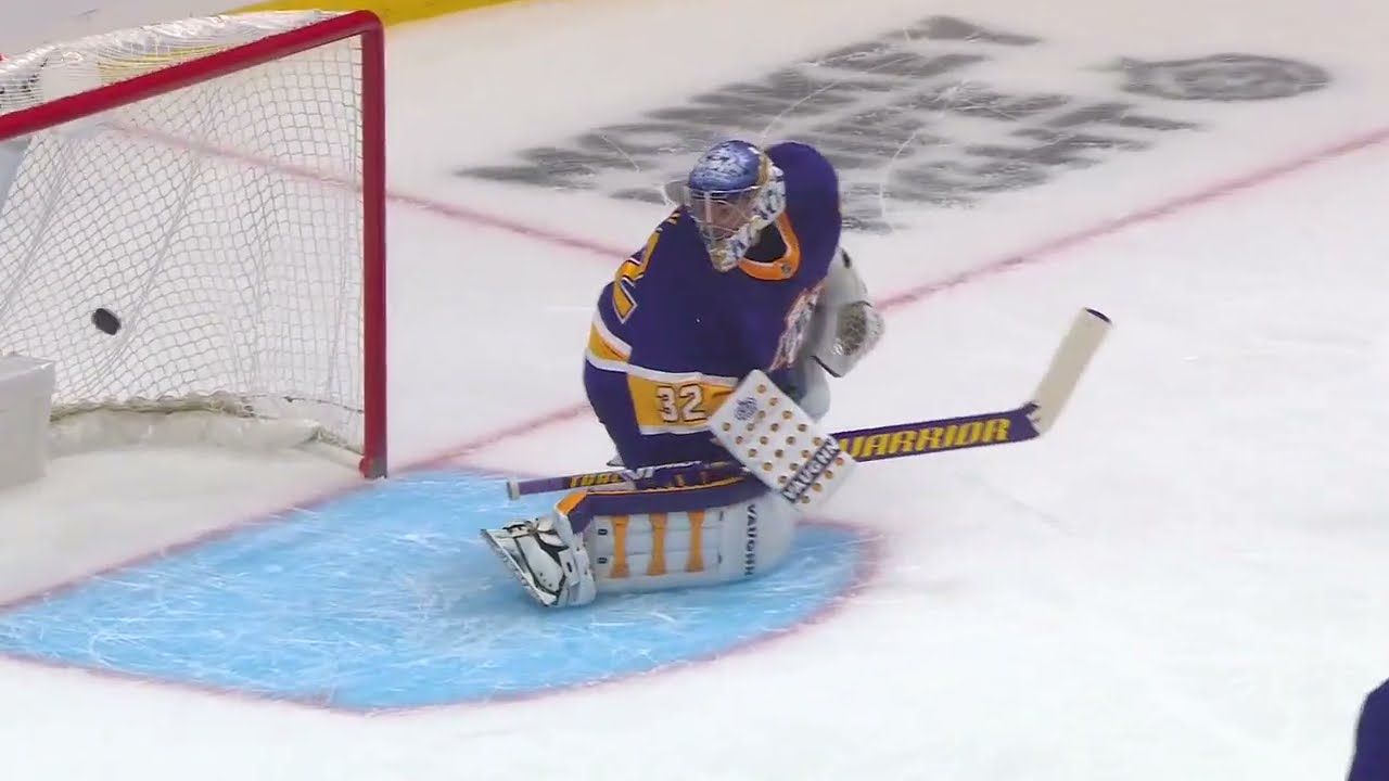 Pacioretty's dump-in fools Quick, giving the Golden Knights a cheeky goal
