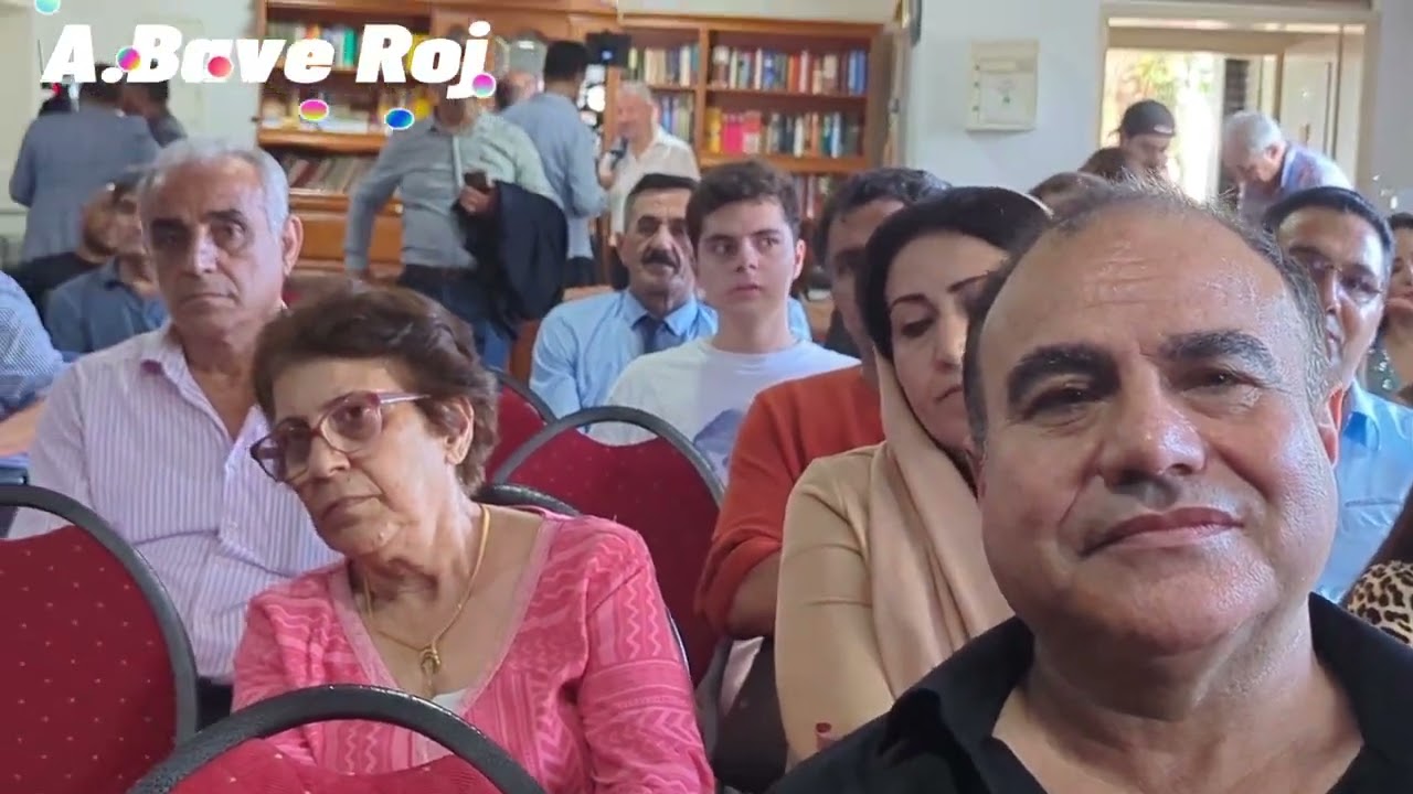 حفلة  توقيع كتاب الفنان زبير صالح.بحضور بحضور مجموعة من فنانين وفنانات