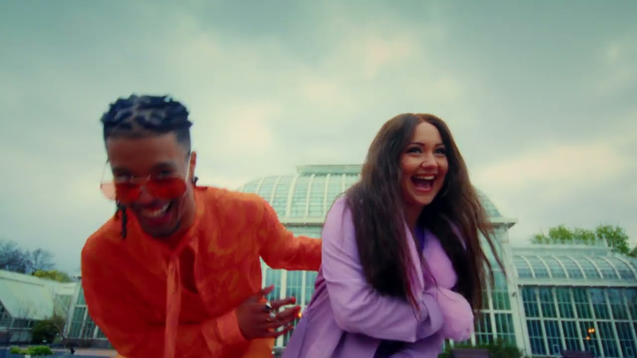 Etta - Rakastellaan (feat. Isaac Sene) (Virallinen musiikkivideo)